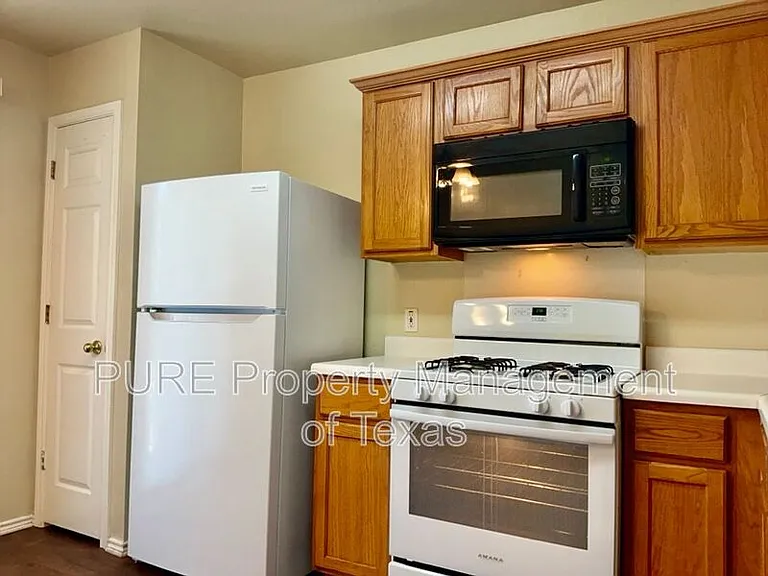 615 Losoya Ct — Photo 9