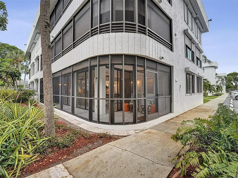 1430 Sheridan St #1G — Photo 45