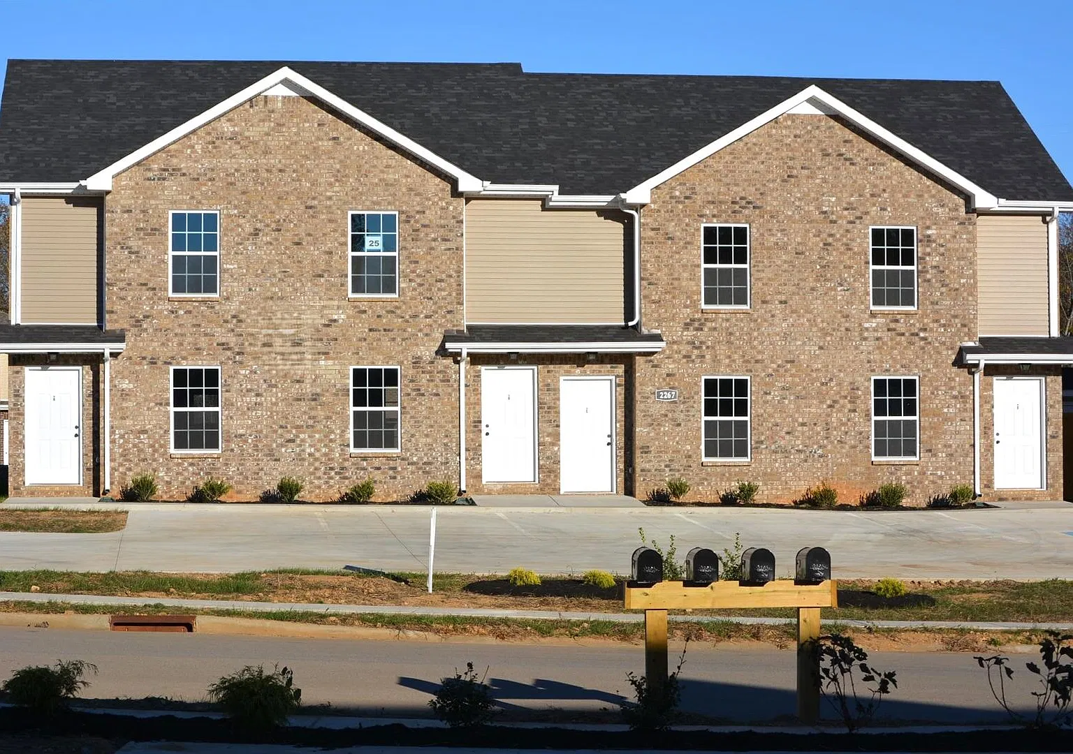 2 Bedroom 1.5 Bathroom Townhome — Photo 1