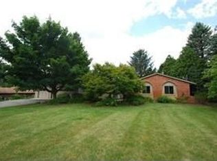 3537 E Pineview Dr, Dexter, MI 48130