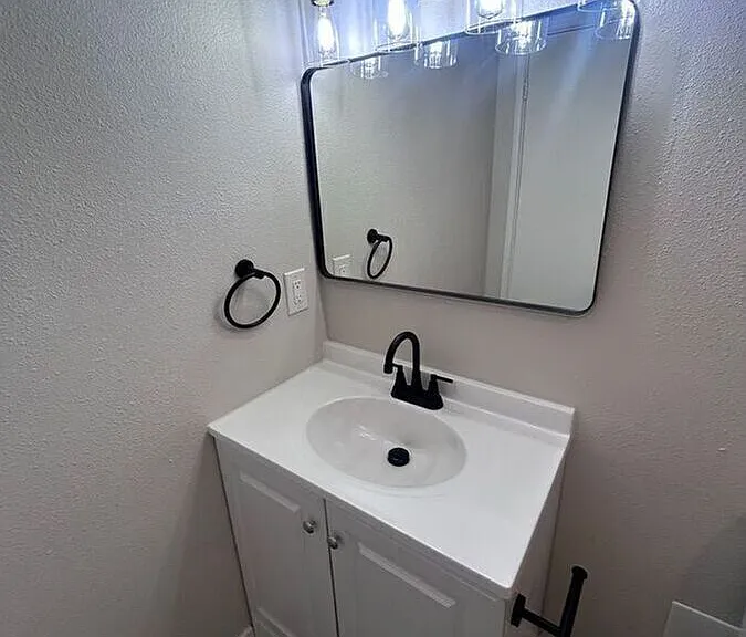551 S Fairfax Street — Photo 21