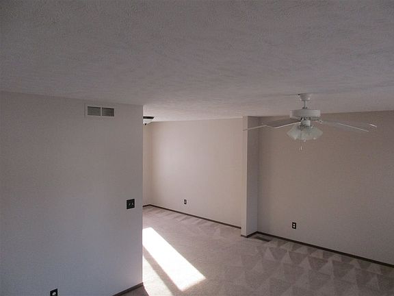 3rd image of 818 William Ave