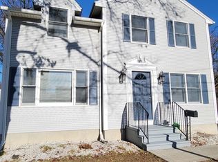 17 Champlain St, Indian Orchard, MA 01151