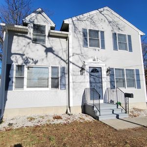 17 Champlain St, Indian Orchard, MA, 01151