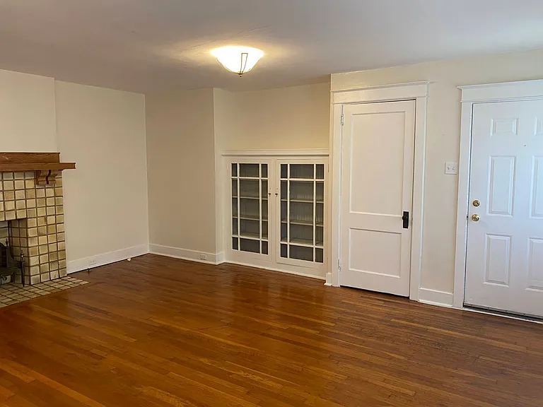 1331 Shady Ave — Photo 3