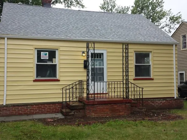 550 Helper Dr, Bedford, OH 44146