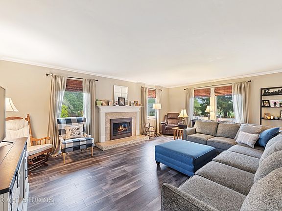 3rd image of 1711 Cambourne Ln
