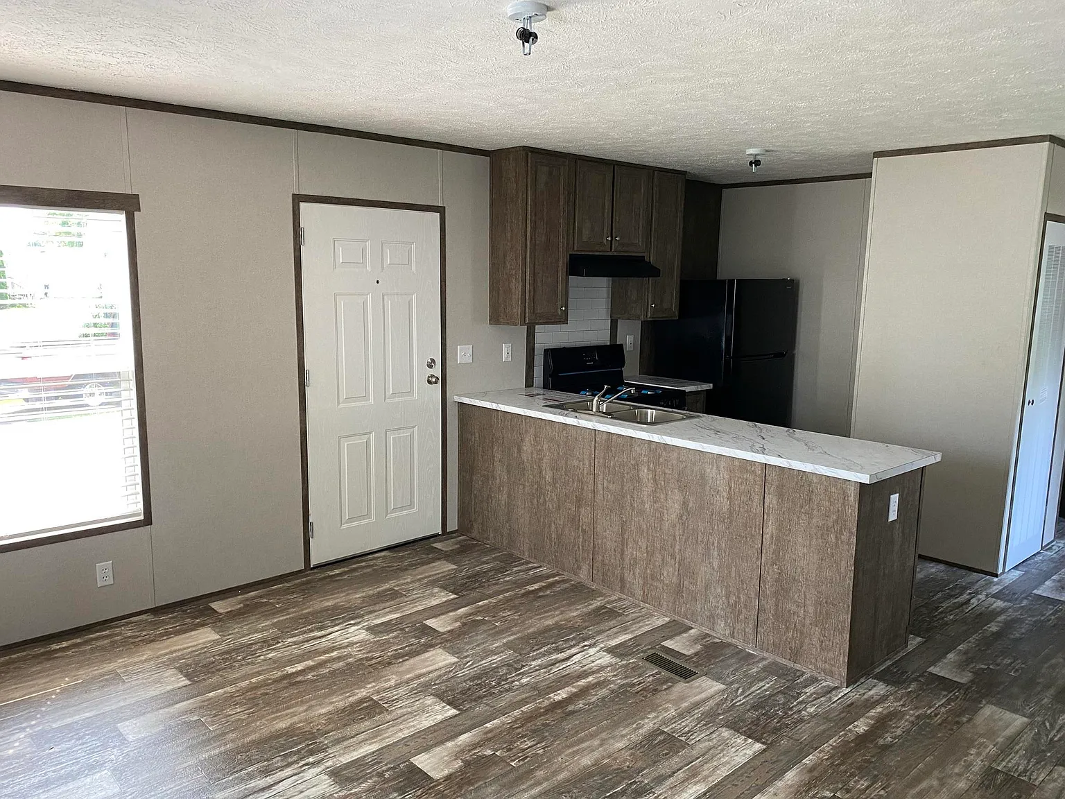 1 bed, $699 — Photo 2