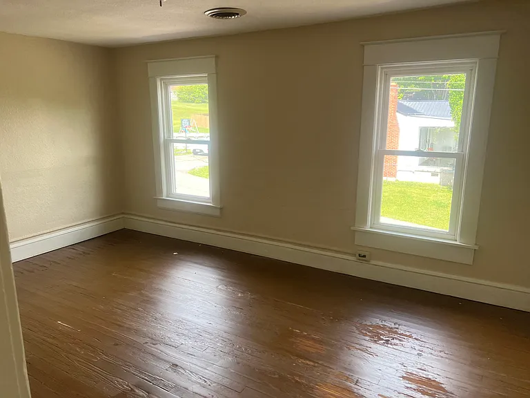 2401 Bradley St — Photo 12