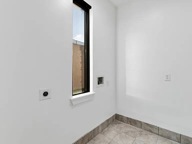 3200 Thomas Ave — Photo 27