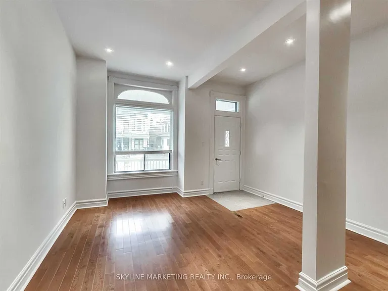 809 Dovercourt Rd #UPPER — Photo 6