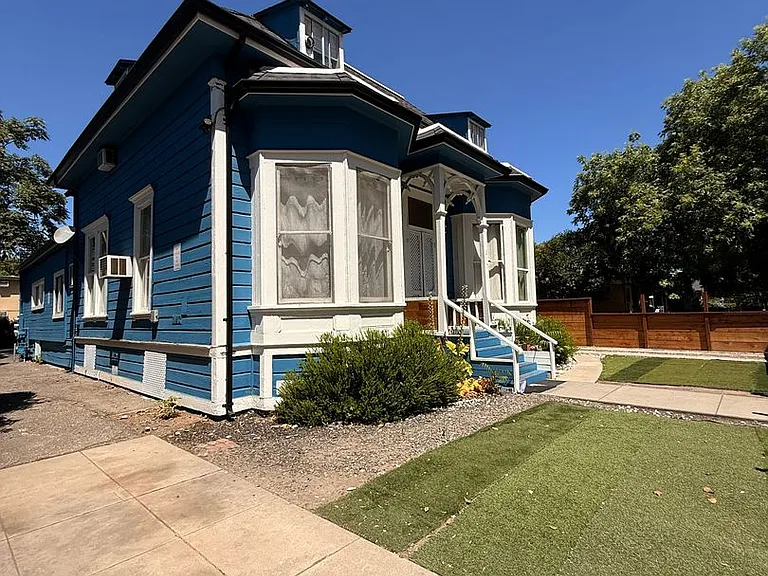 215 Semple St — Photo 10