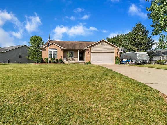 3rd image of 238 Ironwood Dr