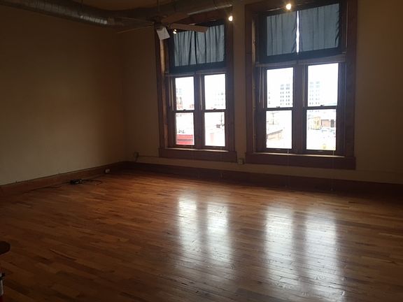 2nd image of 218 E Walnut St APT 301