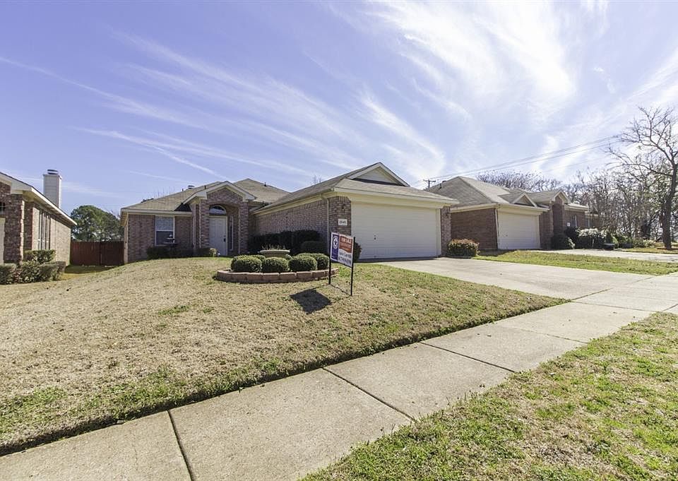 1st image of 2041 Castleview Dr
