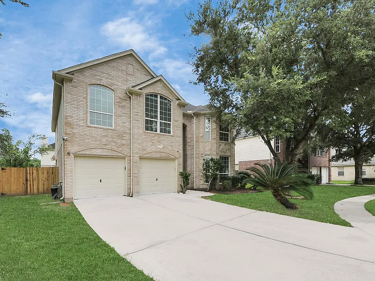 9002 Sundown Dr — Photo 5