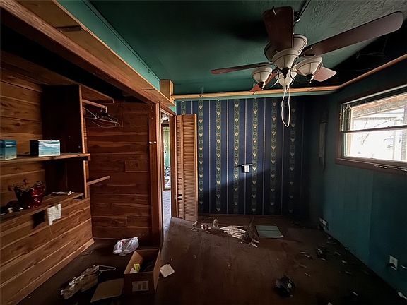 3rd image of 15902 Linville Rd