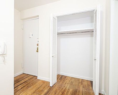 5th image of 204 W 14th St APT 3H