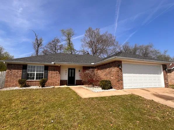 531 Walker St, Centerton, AR 72719