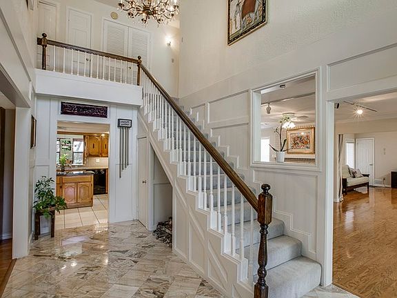 4th image of 529 Oakcrest Dr