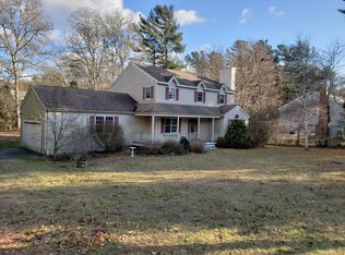27 Harwood Dr, Pocasset, MA 02559