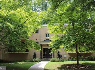 10625 Montrose Ave APT 202, Bethesda, MD 20814
