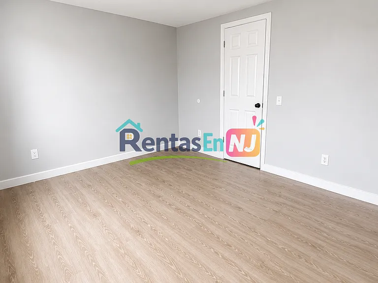 145 Vermont Ave #3B — Photo 3