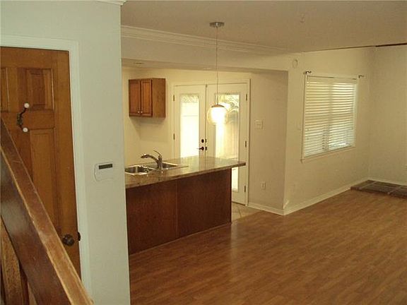 5th image of 4127 Loire Dr APT D