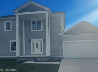 135 Lockhaven Ln, Algonac, MI 48001