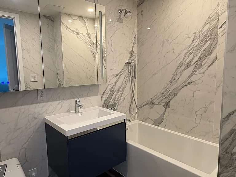 38-20 Parsons Blvd #618 — Photo 3