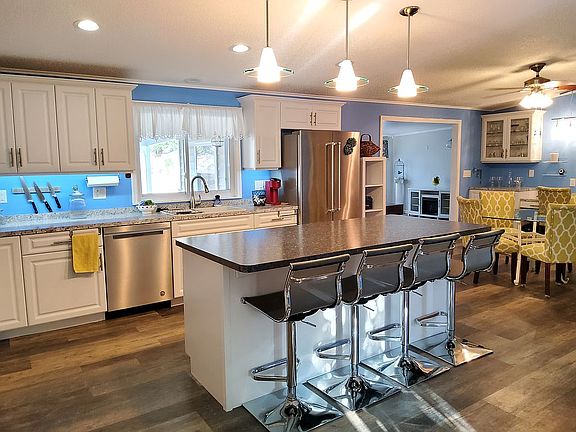 Amazing, open kitchen!