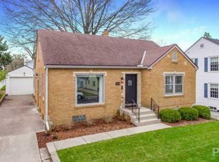 1520 W Circle Rd, Peoria, IL 61604