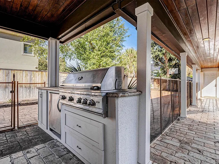 5410 Valerie St — Photo 44