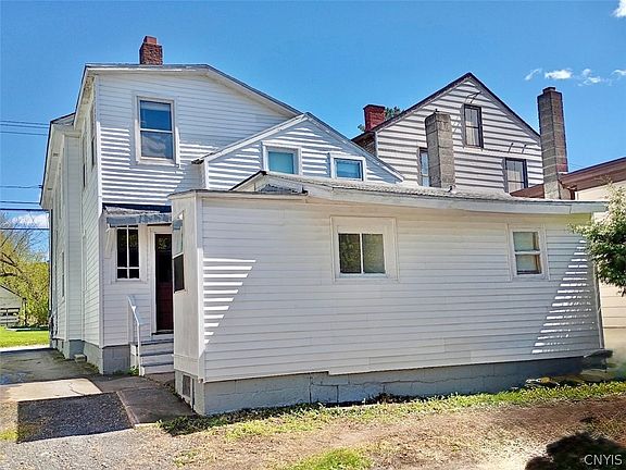 5th image of 434 Main St