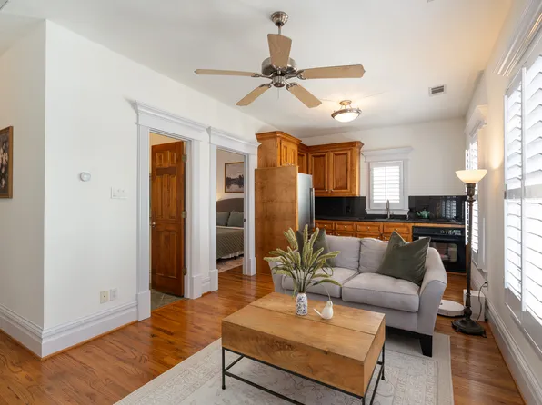 (undisclosed Address), Houston, TX 77007