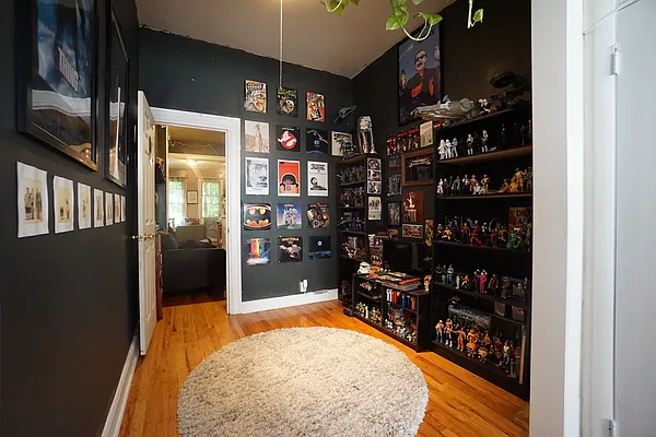 Rented by Rennit Inc. | media 8