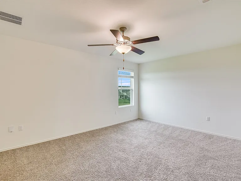 15401 Solstice Cv — Photo 11
