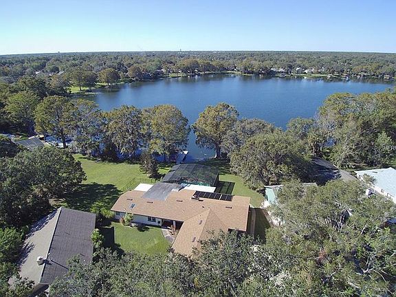 3rd image of 1426 Hyde Park Dr