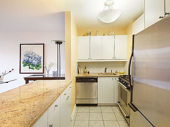 2nd image of 501 E 79th St APT 6G