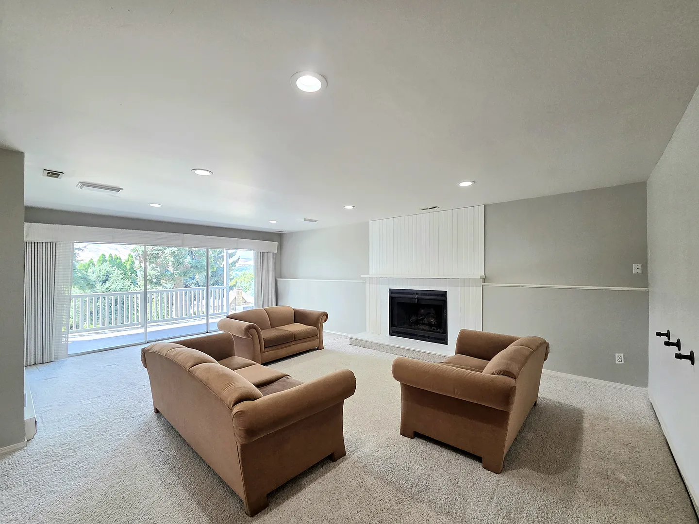 Extra Large 4-Bed, 2.5-Bath for Rent in East Wenatchee SD! — Photo 4
