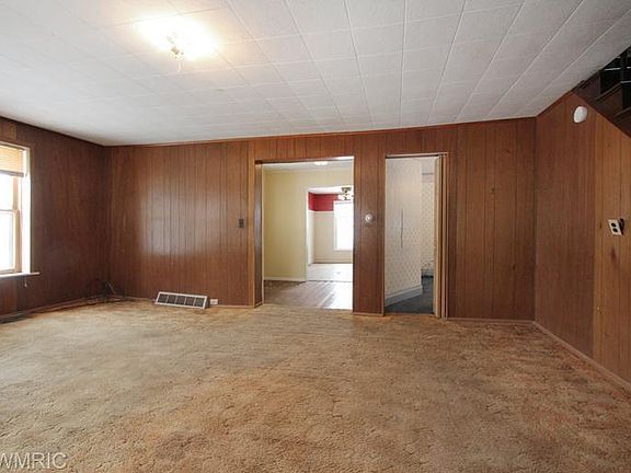 4th image of 71 N Park St