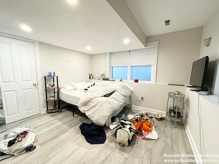 25 Iroquois St — Photo 16
