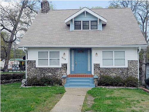 1st image of 909 Barton Ave