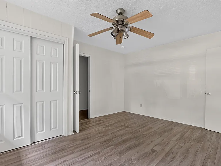 1024 Washington St — Photo 9