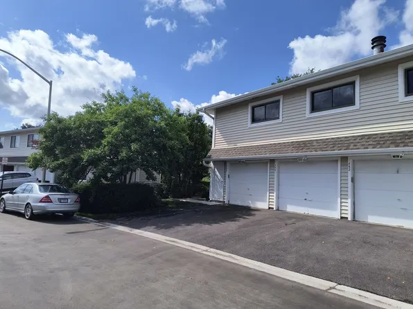 748 Whitesail Dr, Schaumburg, IL 60194