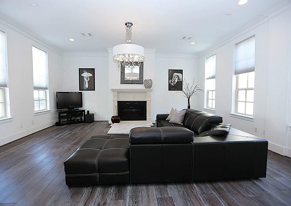 1st image of 2122 Briarglen Dr