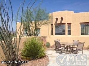 103 naciones front courtyard