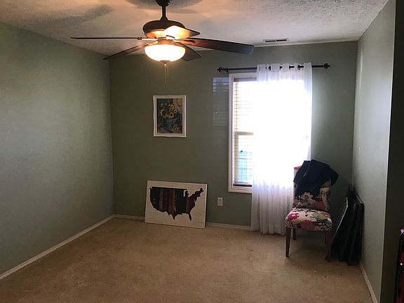 4th image of 2502 Heartland Greens Point