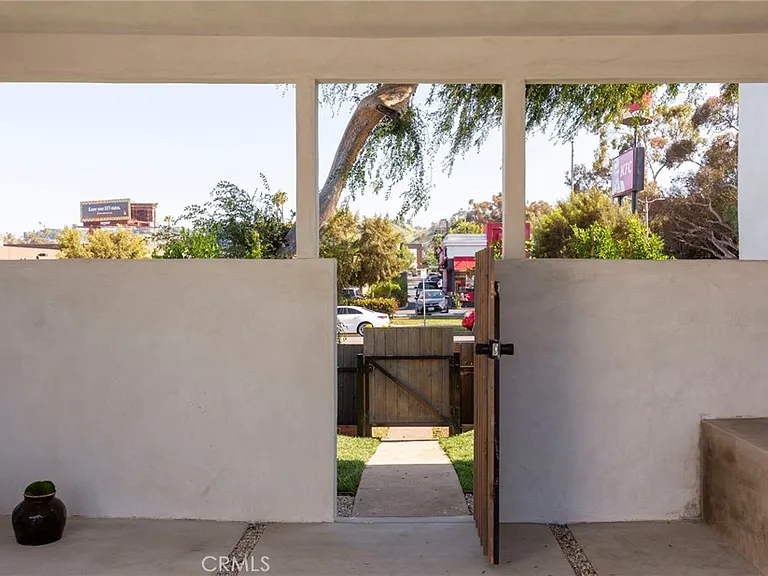 3554 S Sycamore Ave — Photo 34