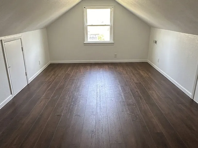 300 Oak Brook Estates Ln — Photo 12
